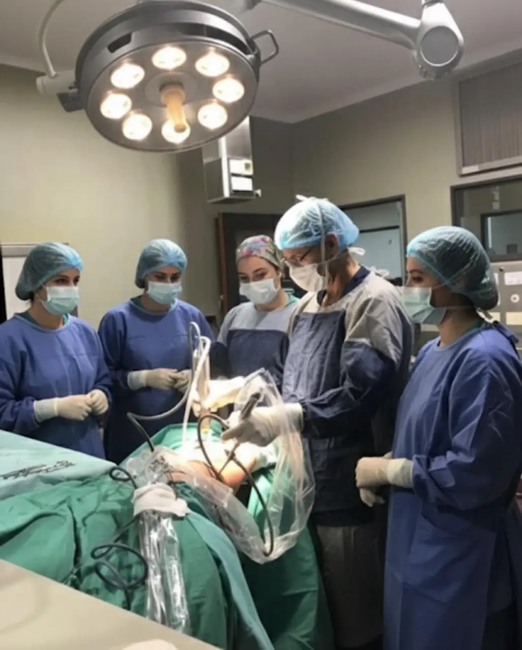 Dr. Ricardo Carrera - Equipo de traumatología